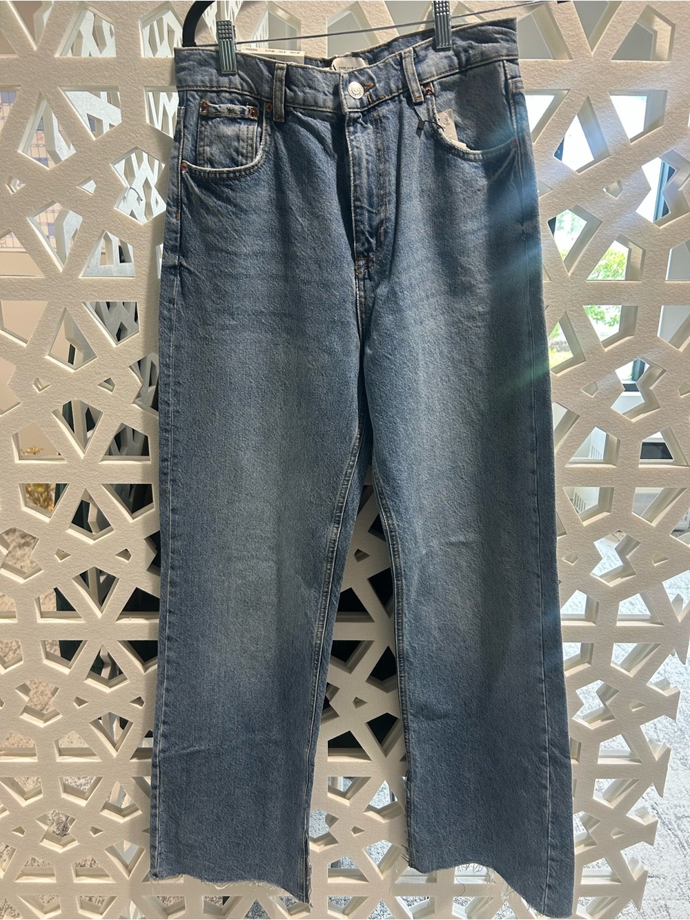 Zara Women's Straight Jeans in Mid Blue Wash